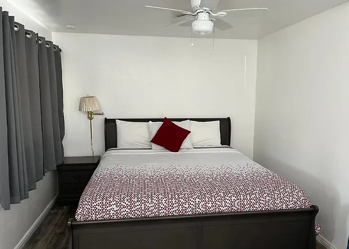 Holiday Motel